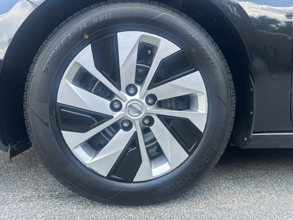 2019 Nissan Altima Image 32
