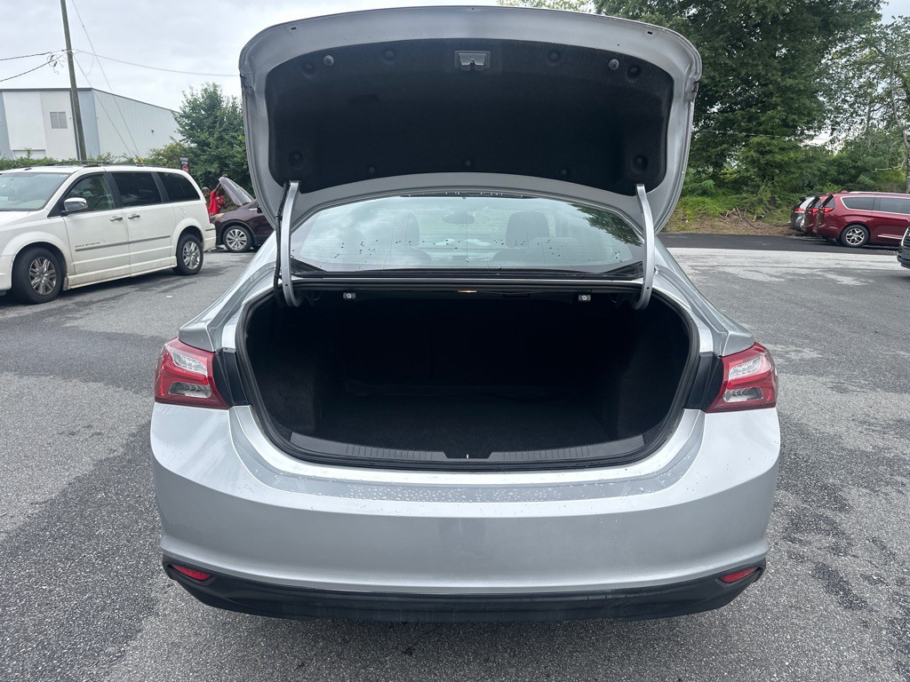 2020 Chevrolet Malibu Image 32