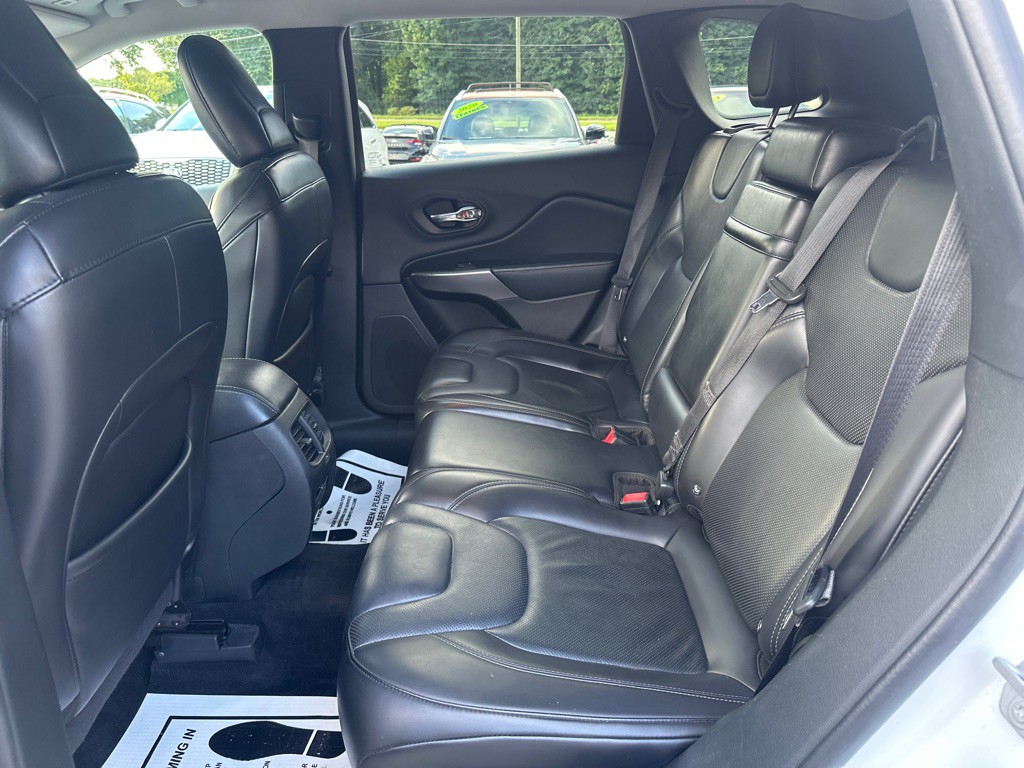 2019 Jeep Cherokee Image 13