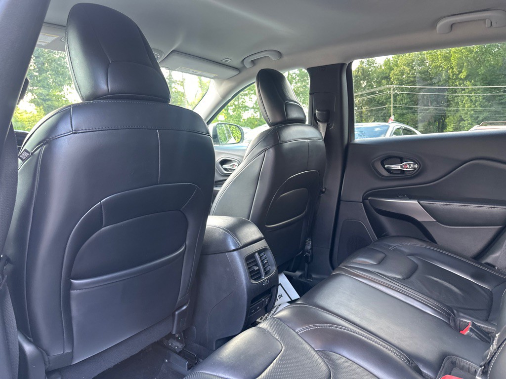 2019 Jeep Cherokee Image 14