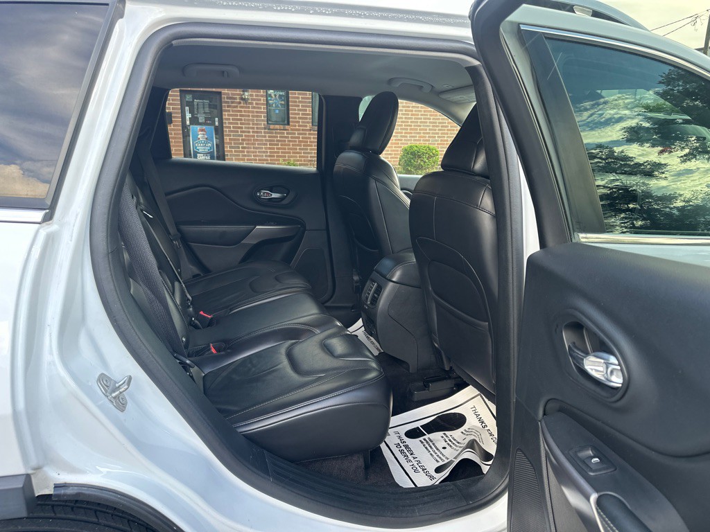 2019 Jeep Cherokee Image 15