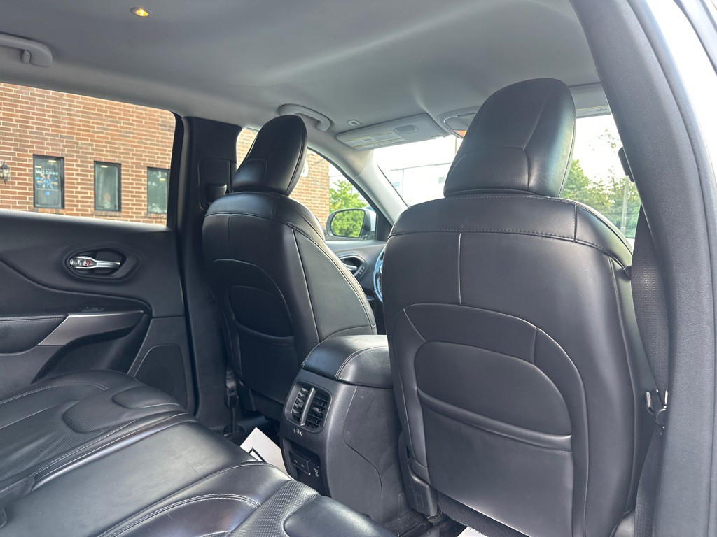 2019 Jeep Cherokee Image 17