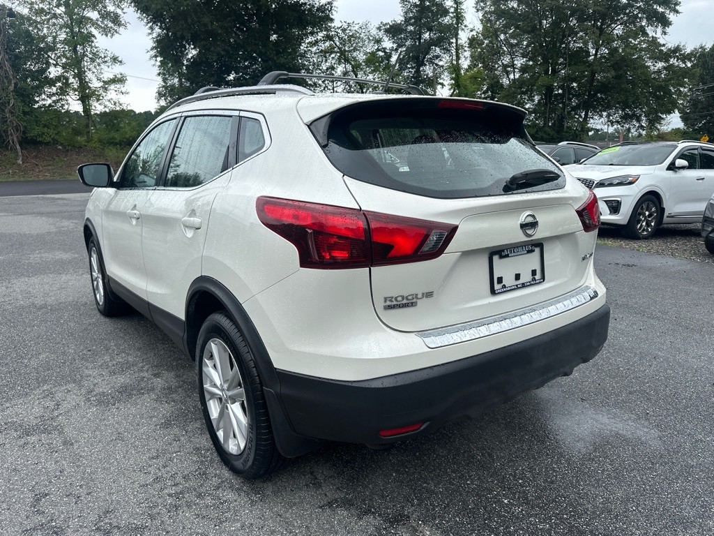 2018 Nissan Rogue Image 5