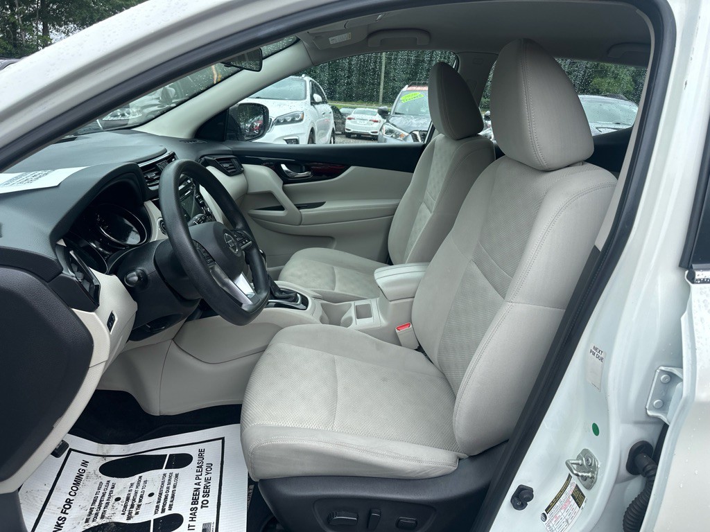 2018 Nissan Rogue Image 10