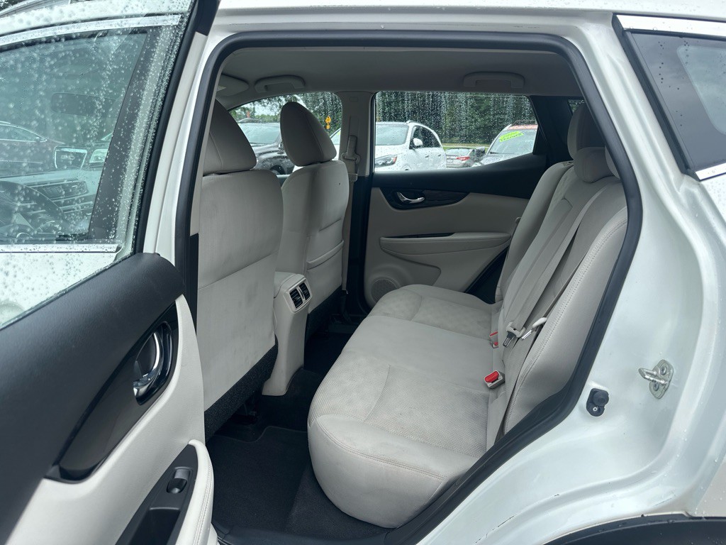 2018 Nissan Rogue Image 12