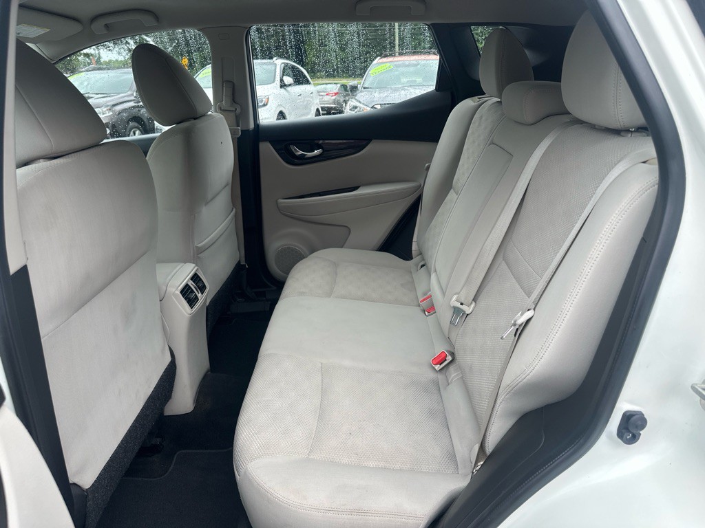 2018 Nissan Rogue Image 13