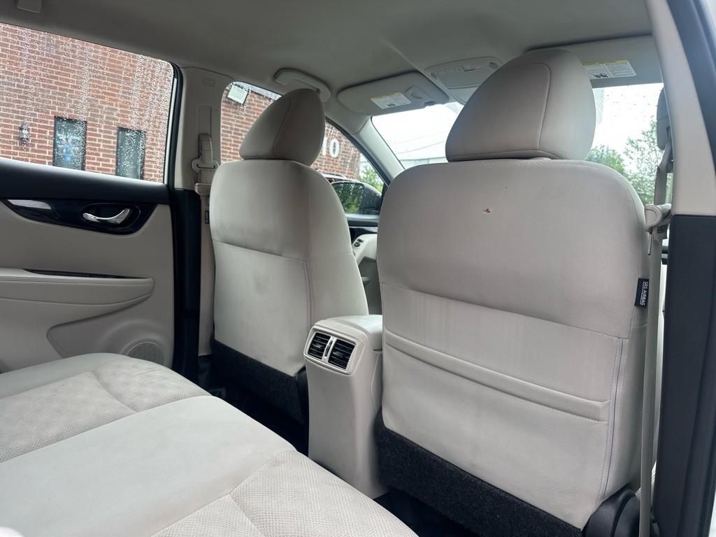 2018 Nissan Rogue Image 17