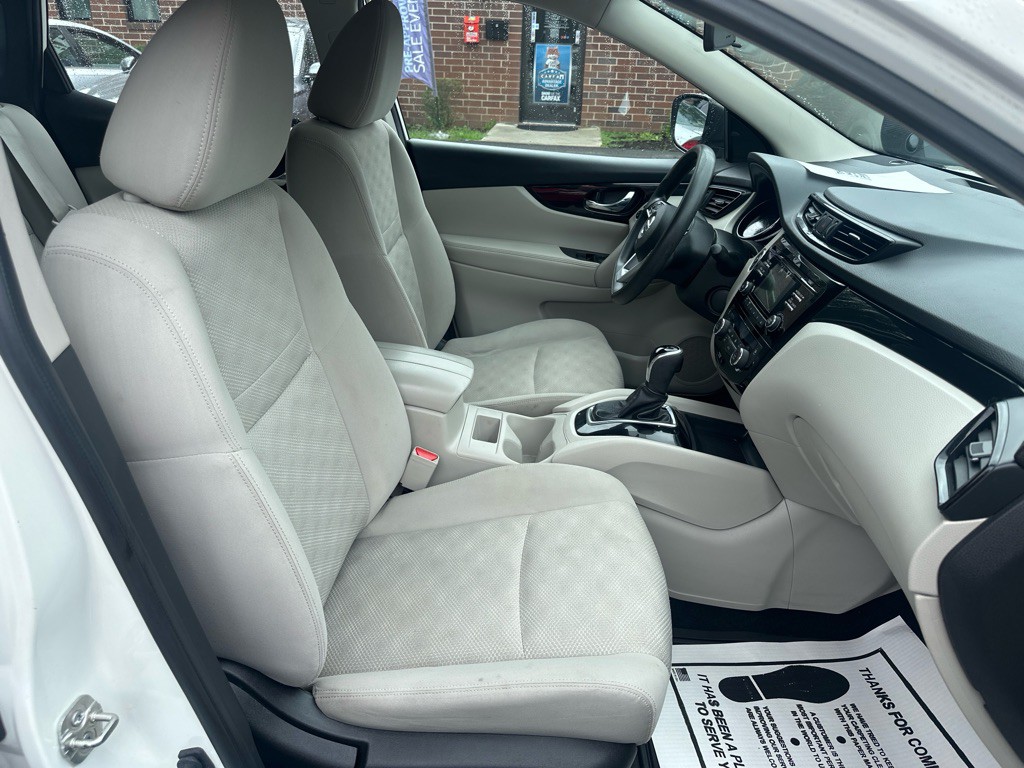 2018 Nissan Rogue Image 19