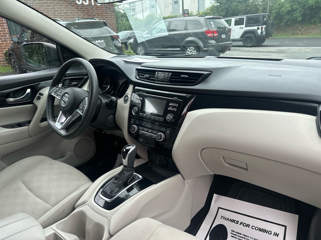 2018 Nissan Rogue Image 20