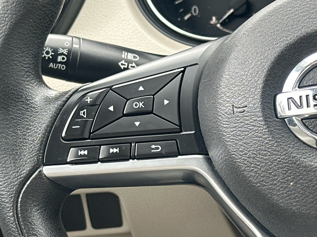2018 Nissan Rogue Image 24