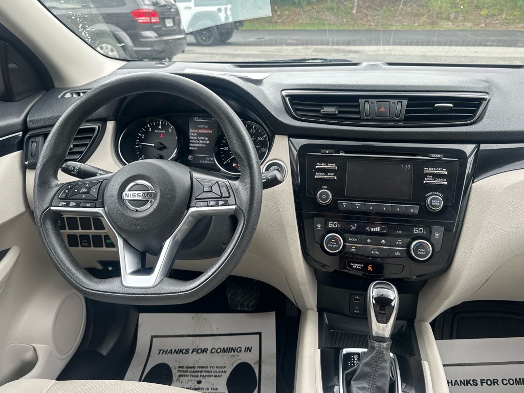 2018 Nissan Rogue Image 28