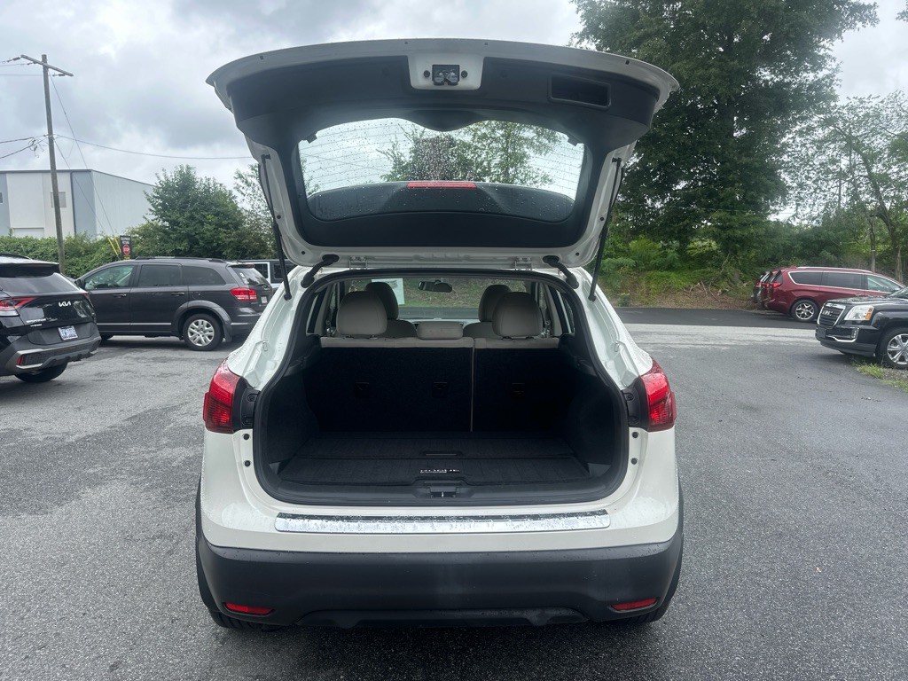 2018 Nissan Rogue Image 34