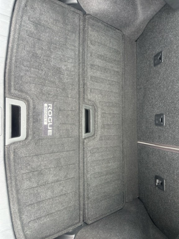 2018 Nissan Rogue Image 36
