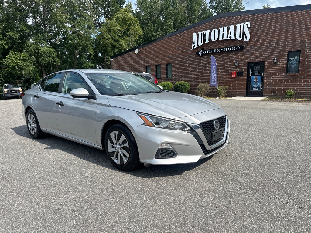2020 Nissan Altima Image 1