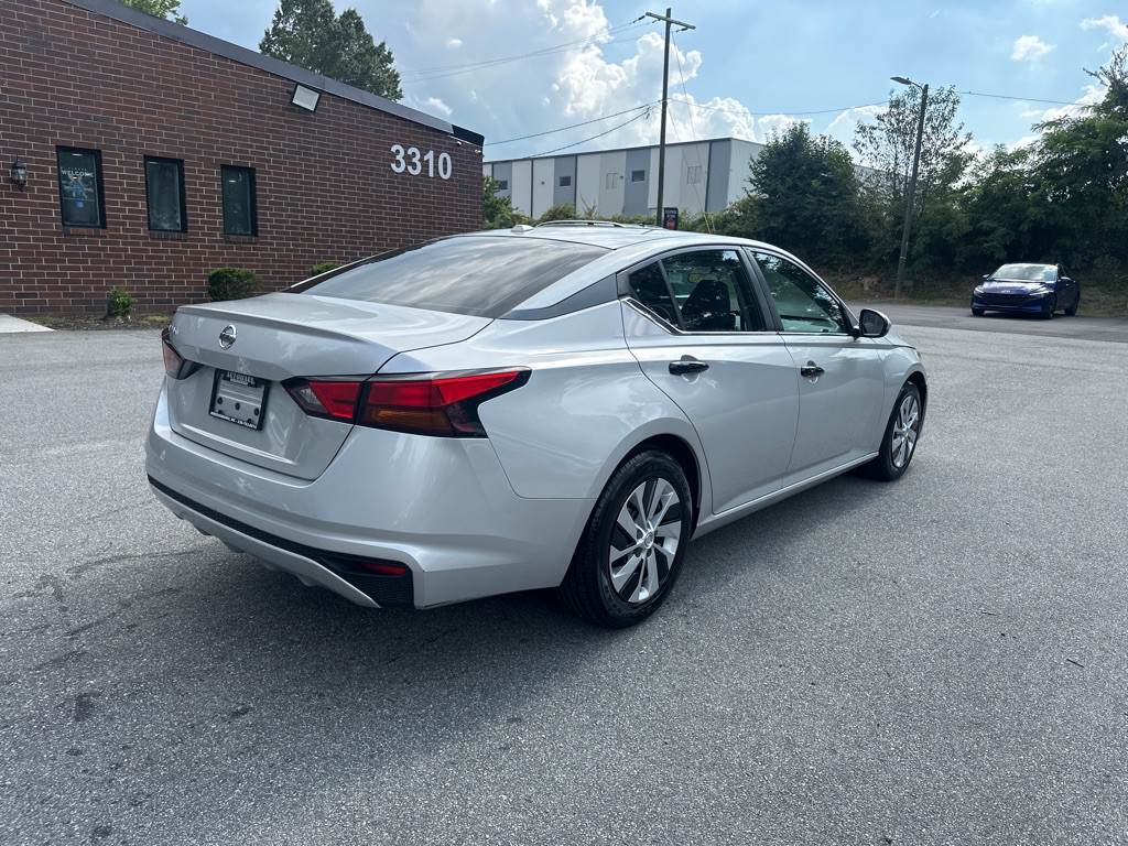 2020 Nissan Altima Image 7