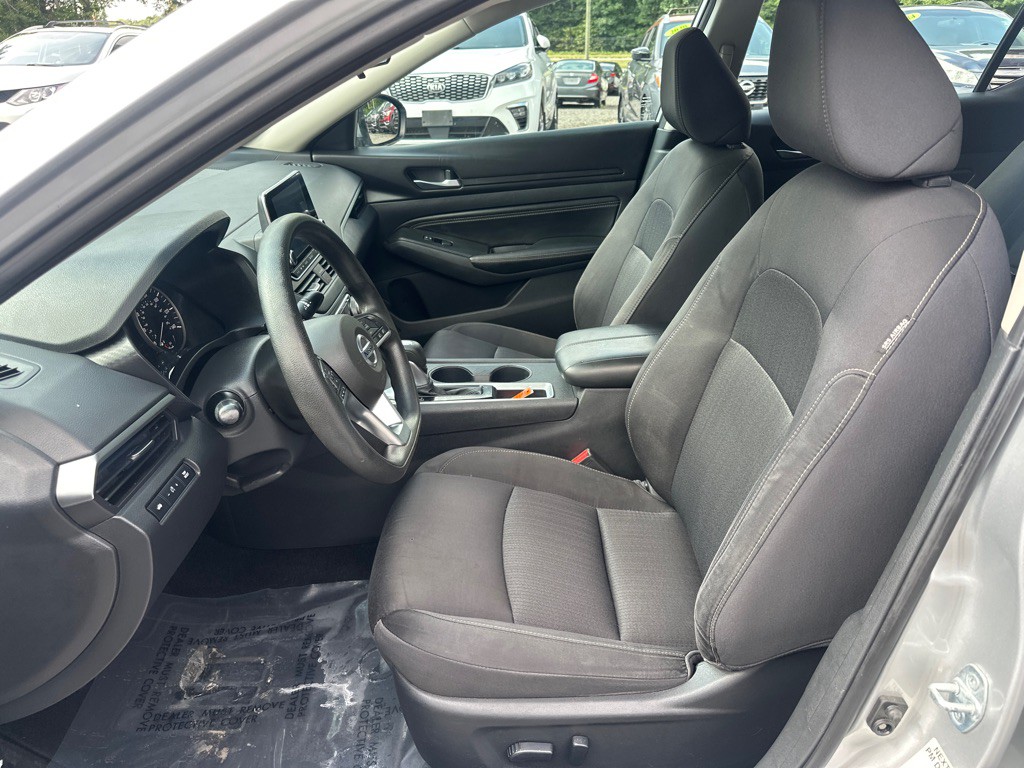 2020 Nissan Altima Image 10