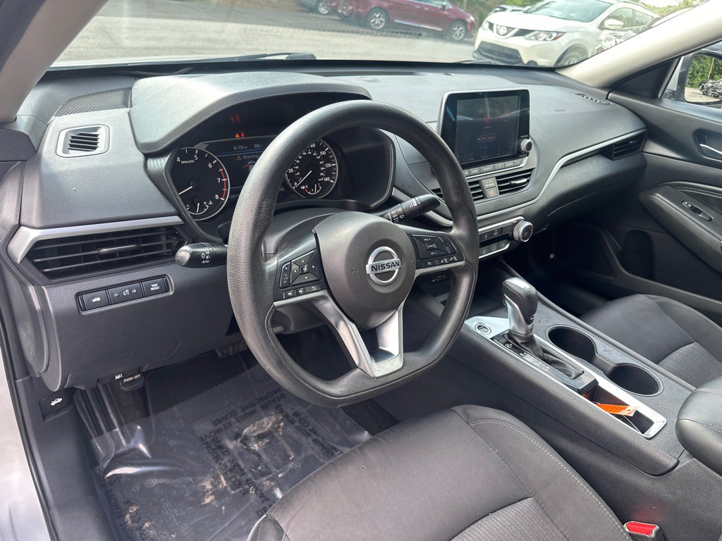 2020 Nissan Altima Image 11