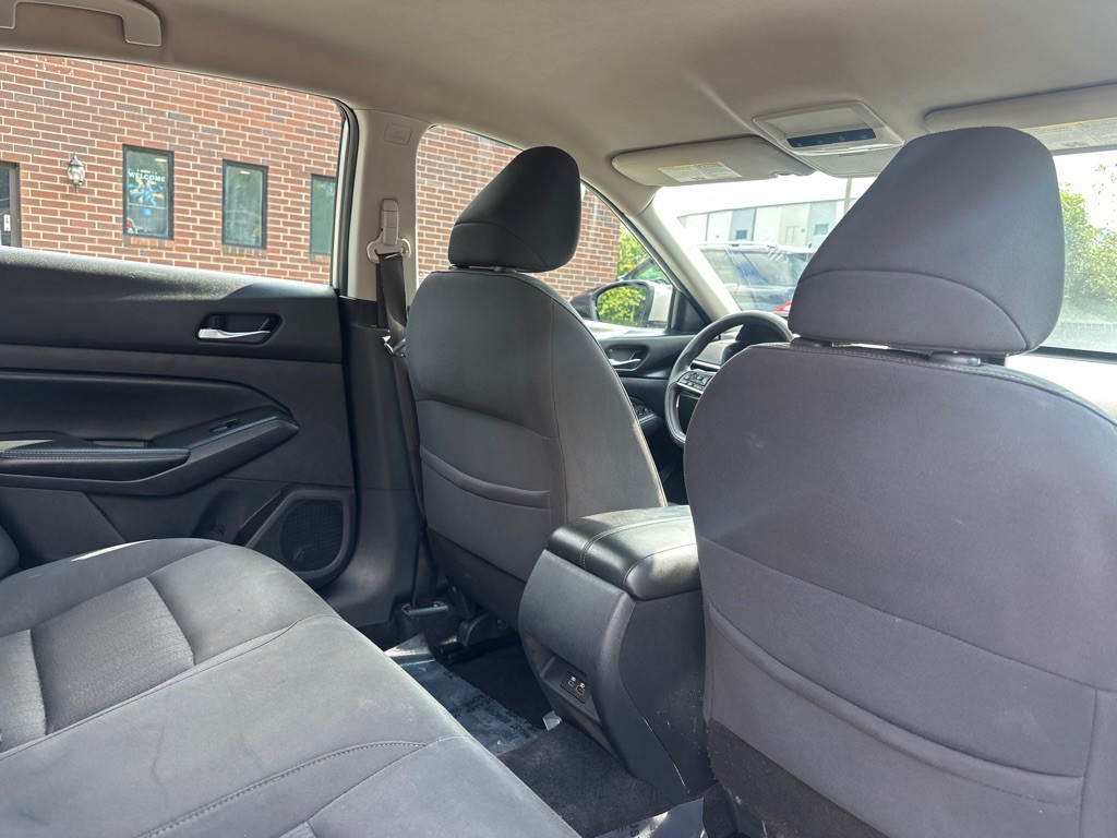 2020 Nissan Altima Image 17