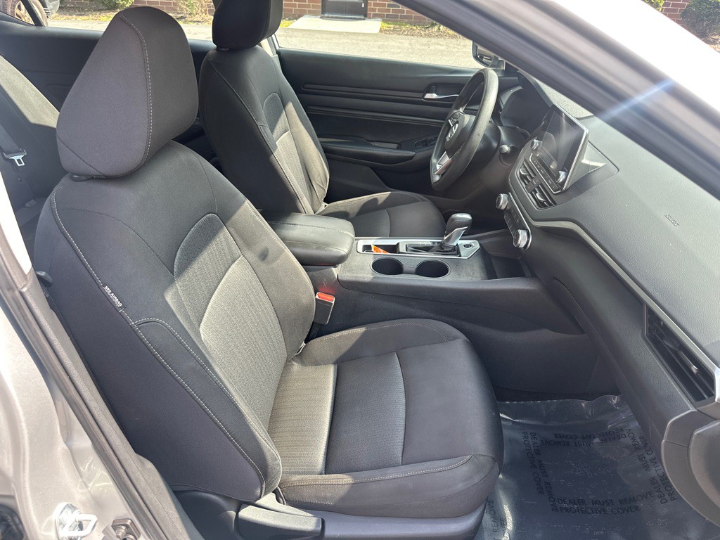 2020 Nissan Altima Image 19