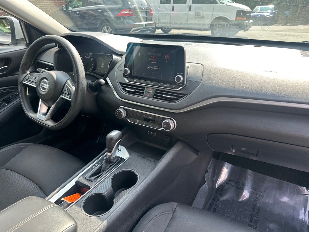 2020 Nissan Altima Image 20