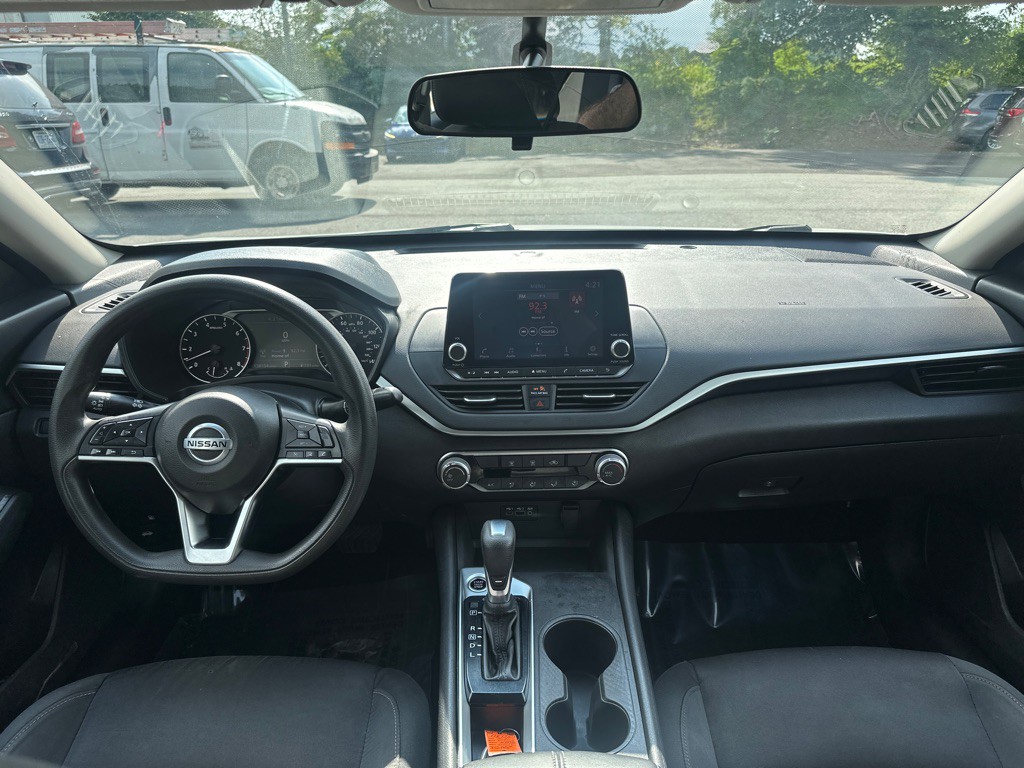 2020 Nissan Altima Image 21