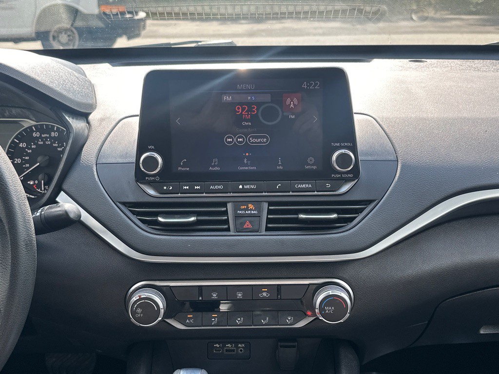 2020 Nissan Altima Image 25