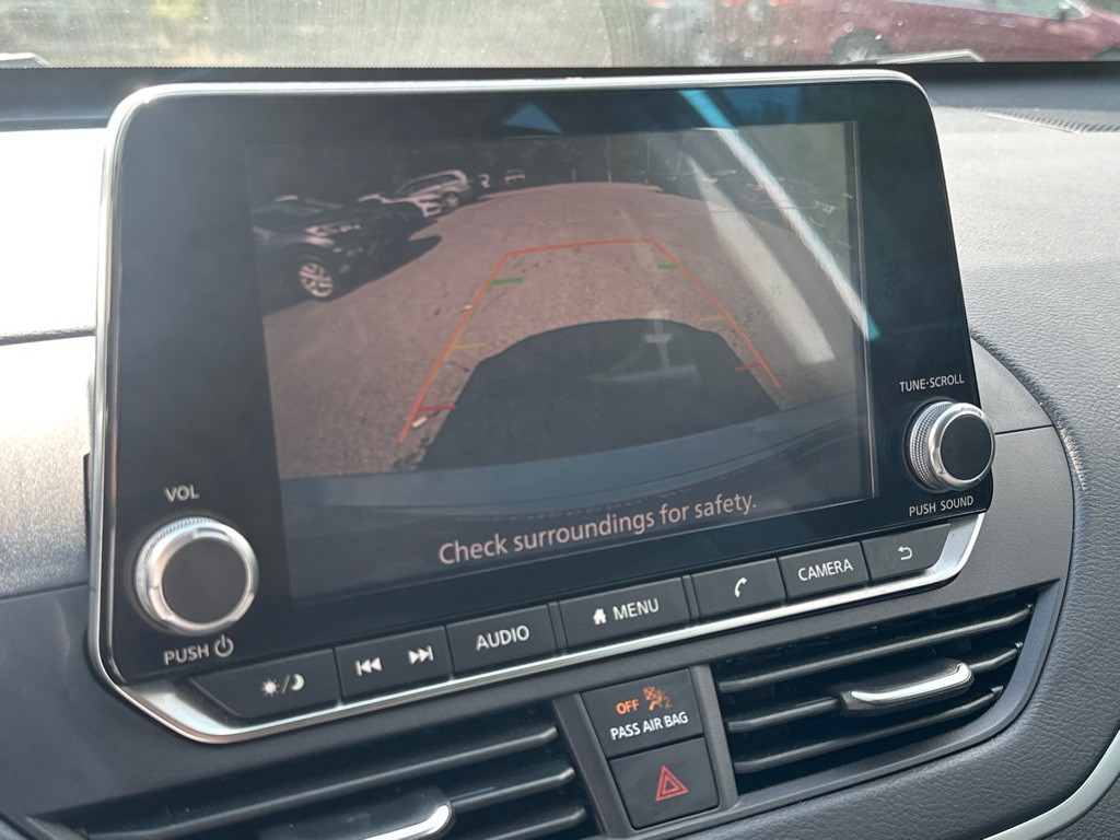 2020 Nissan Altima Image 30