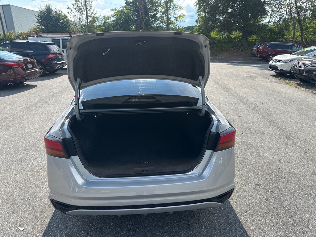 2020 Nissan Altima Image 31