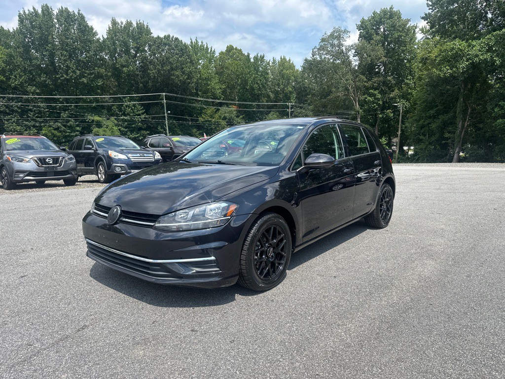 2021 Volkswagen Golf Image 2