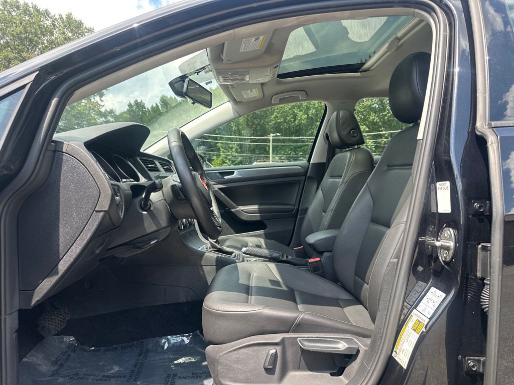 2021 Volkswagen Golf Image 11