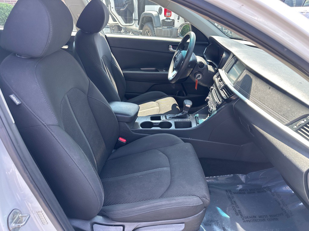 2020 Kia Optima Image 30