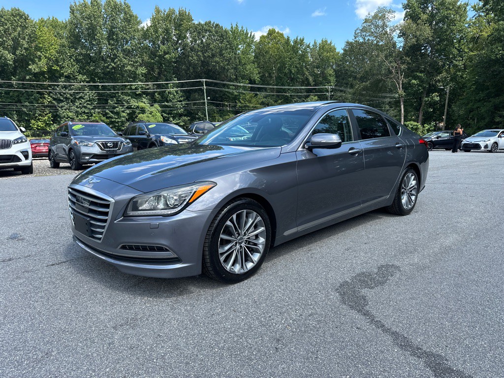 2015 Hyundai Genesis Image 2
