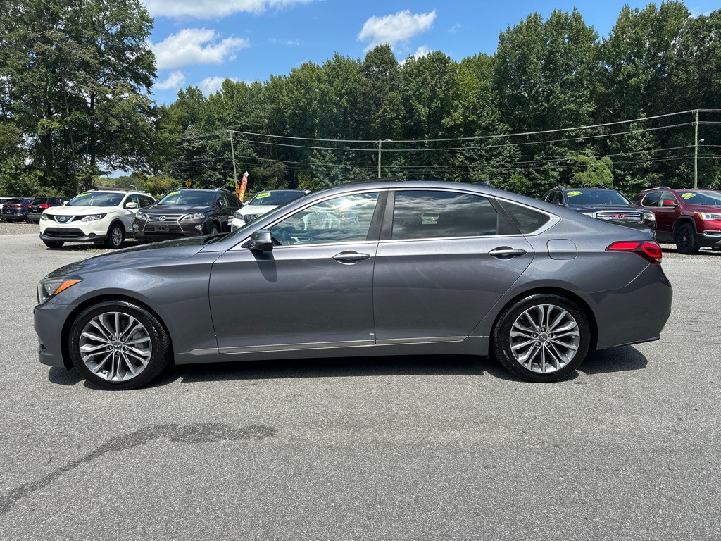 2015 Hyundai Genesis Image 4