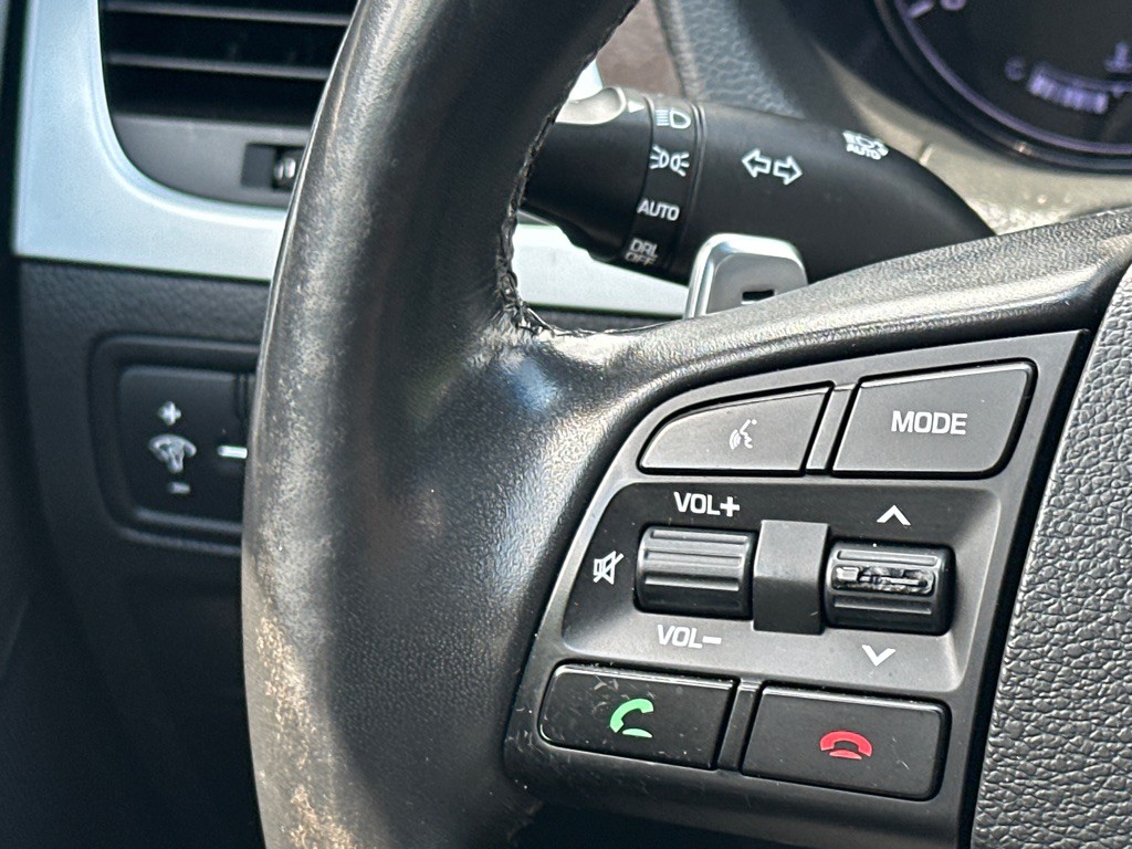 2015 Hyundai Genesis Image 26
