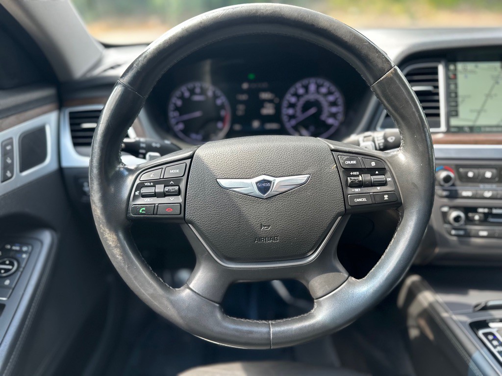 2015 Hyundai Genesis Image 27