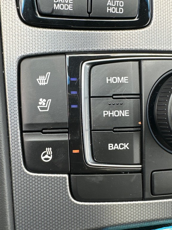 2015 Hyundai Genesis Image 33