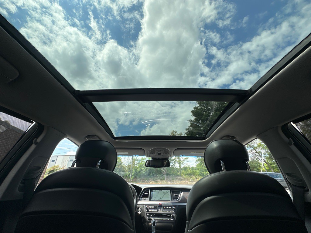2015 Hyundai Genesis Image 44
