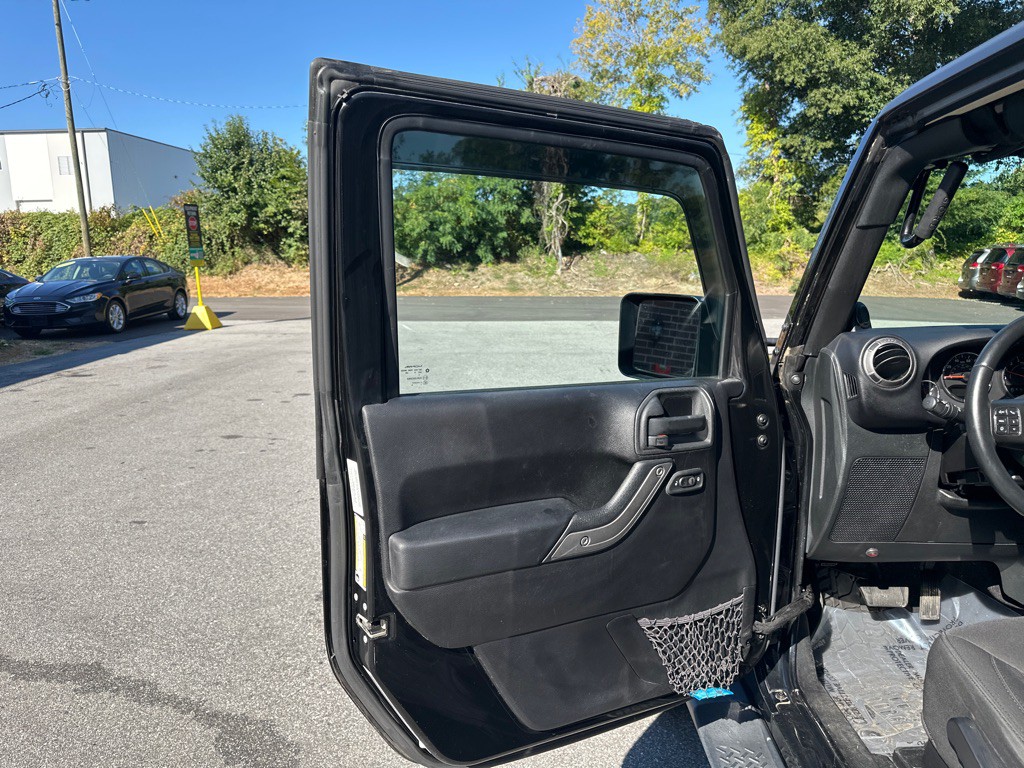 2014 Jeep Wrangler Image 9
