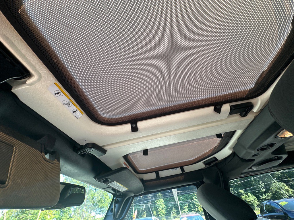 2014 Jeep Wrangler Image 14