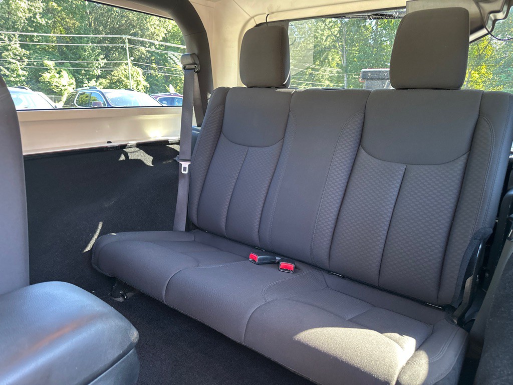 2014 Jeep Wrangler Image 16