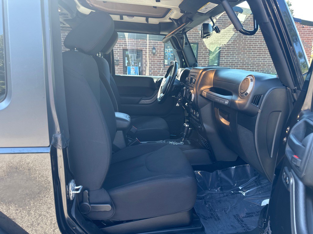 2014 Jeep Wrangler Image 19