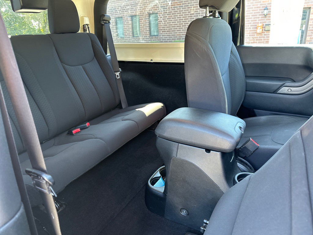 2014 Jeep Wrangler Image 23