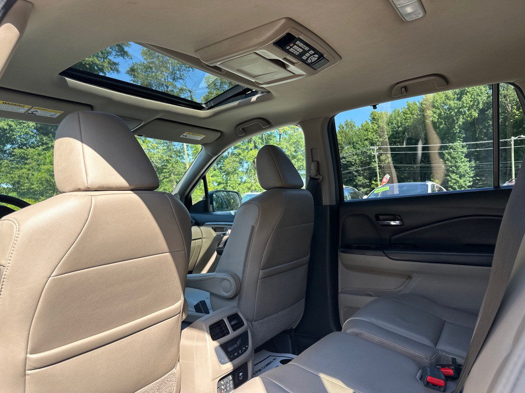 2017 Honda Pilot Image 15