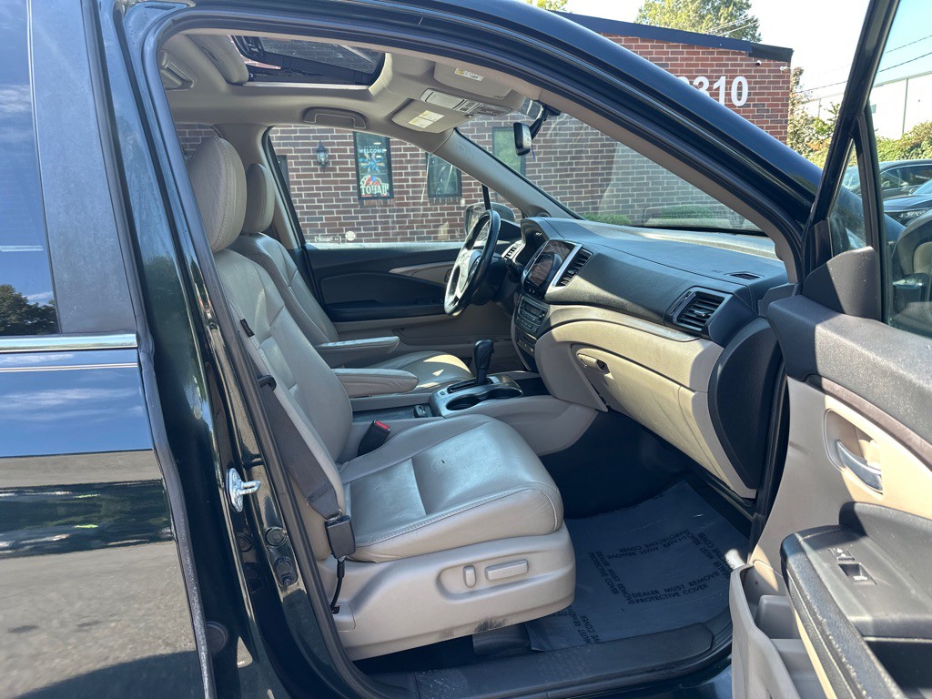 2017 Honda Pilot Image 21
