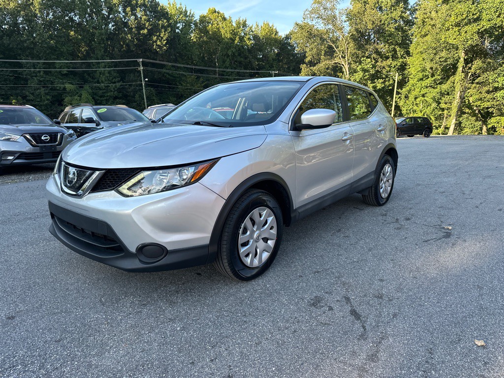 2019 Nissan Rogue Image 2