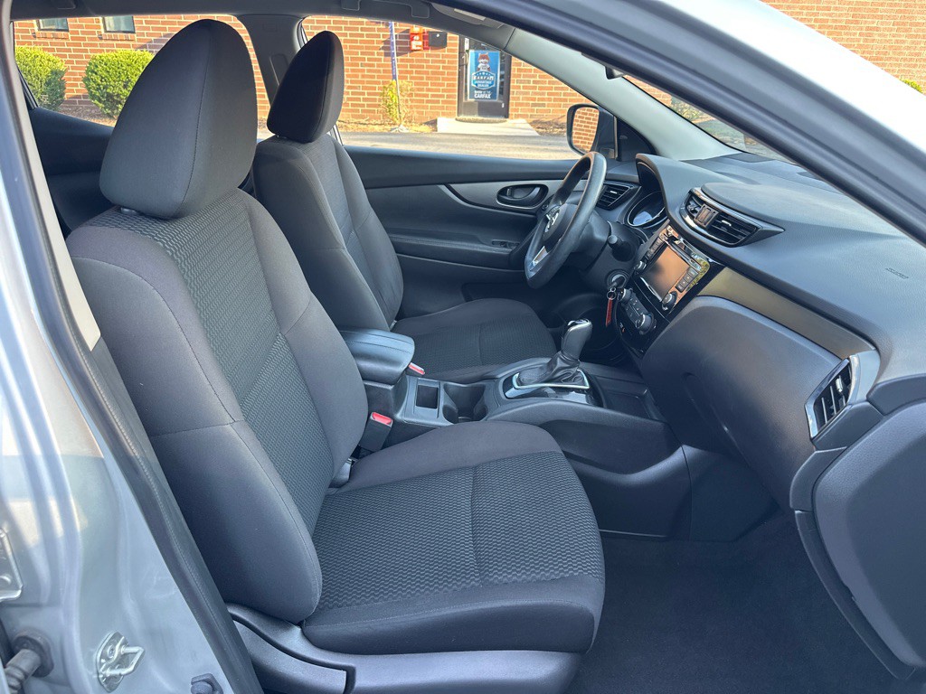 2019 Nissan Rogue Image 19