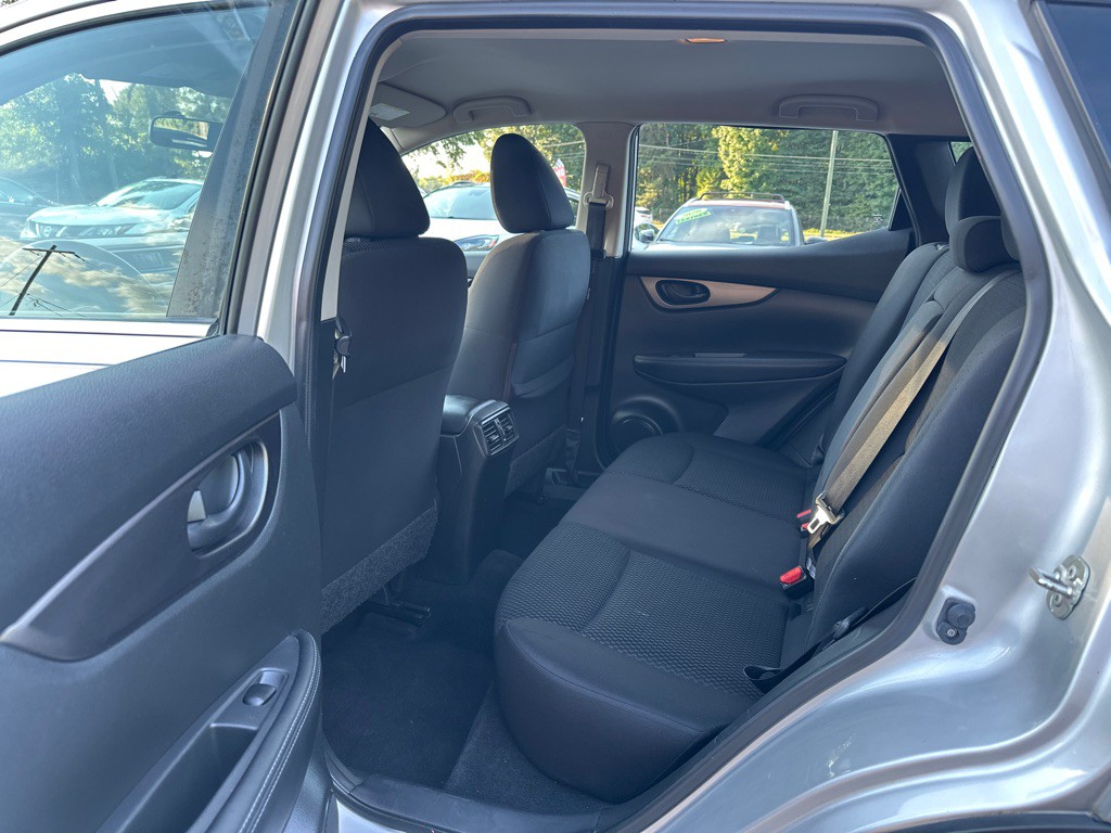 2019 Nissan Rogue Image 12