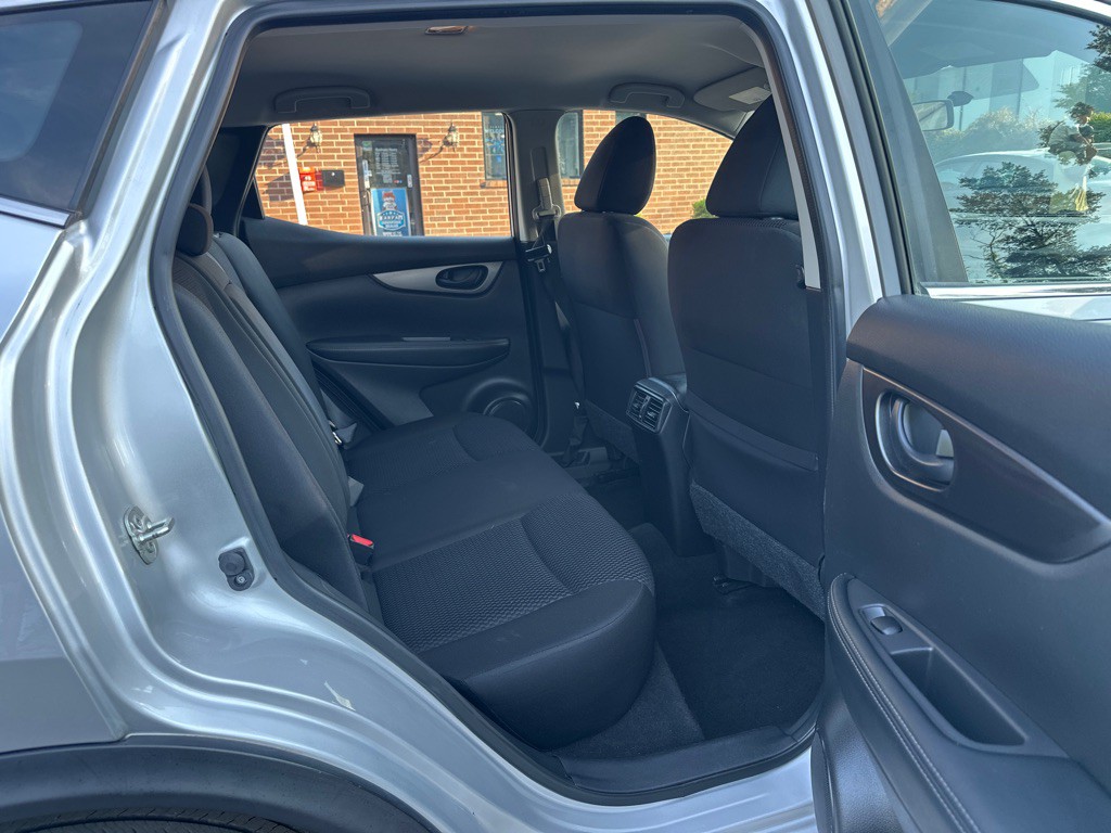 2019 Nissan Rogue Image 15