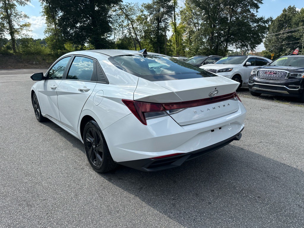 2021 Hyundai Elantra Image 4