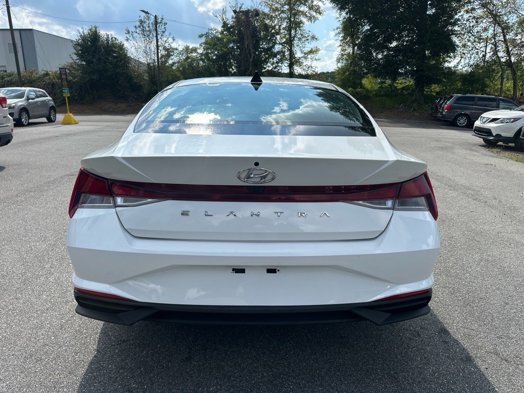2021 Hyundai Elantra Image 5